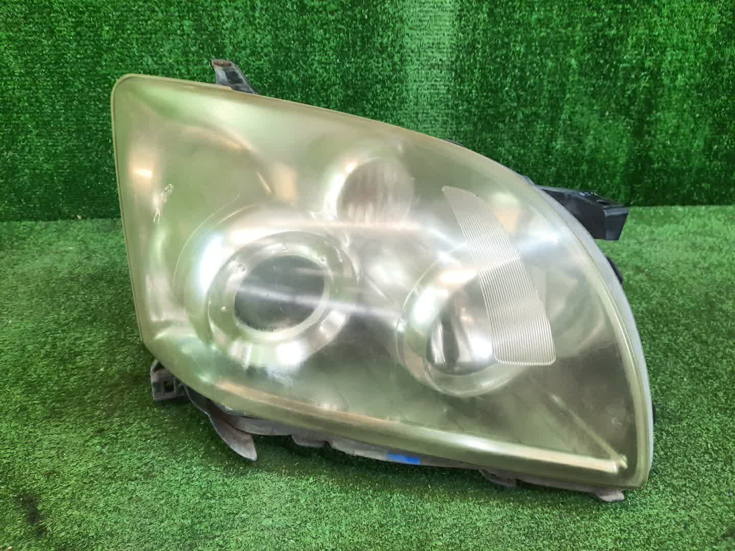 Фара правая передняя TOYOTA AVENSIS ZZT251, AZT250, AZT255, AZT251 1 ракурс
