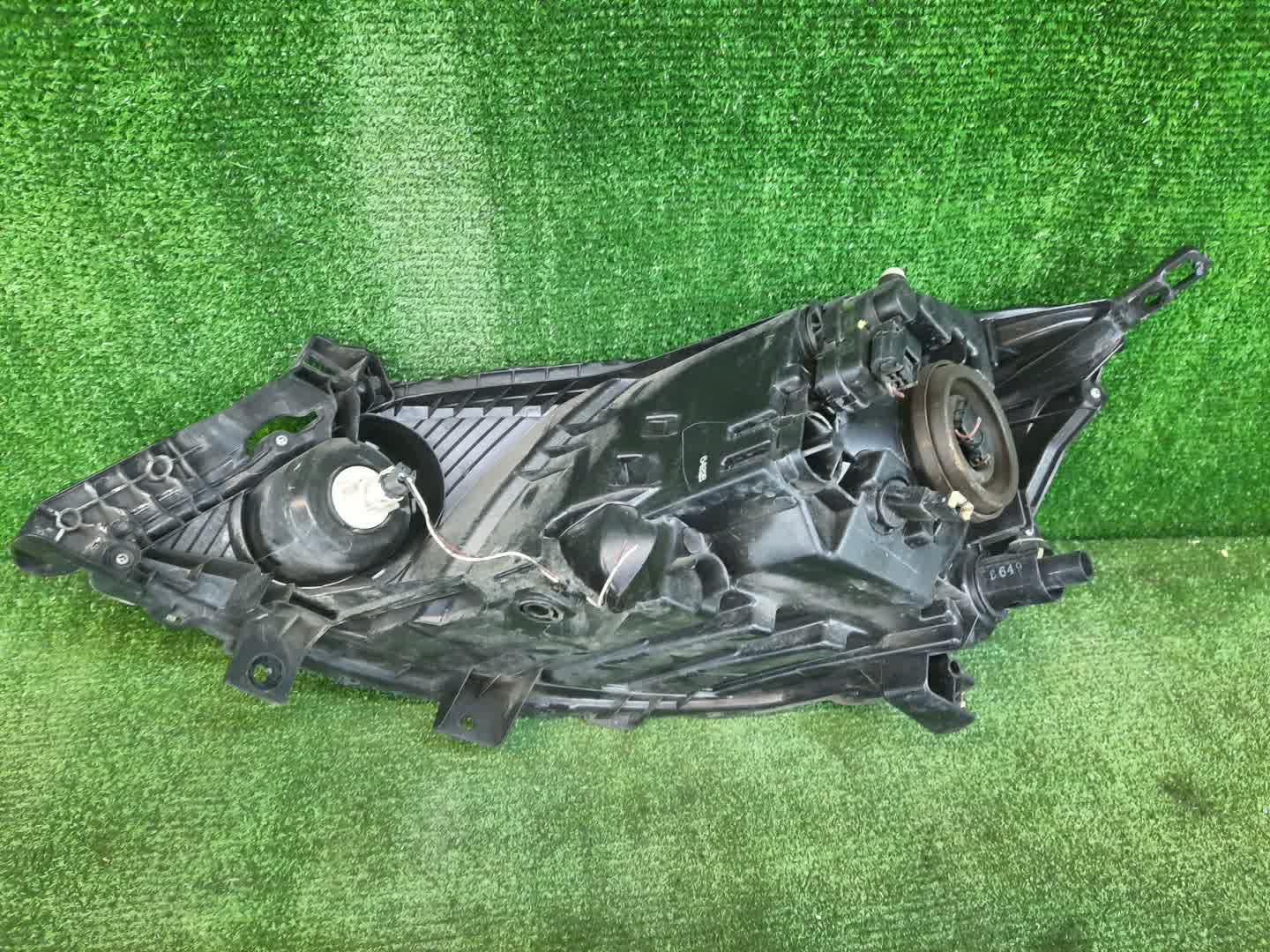 Фара правая передняя NISSAN DELICA D3, NV200 BM20, M20 3 ракурс