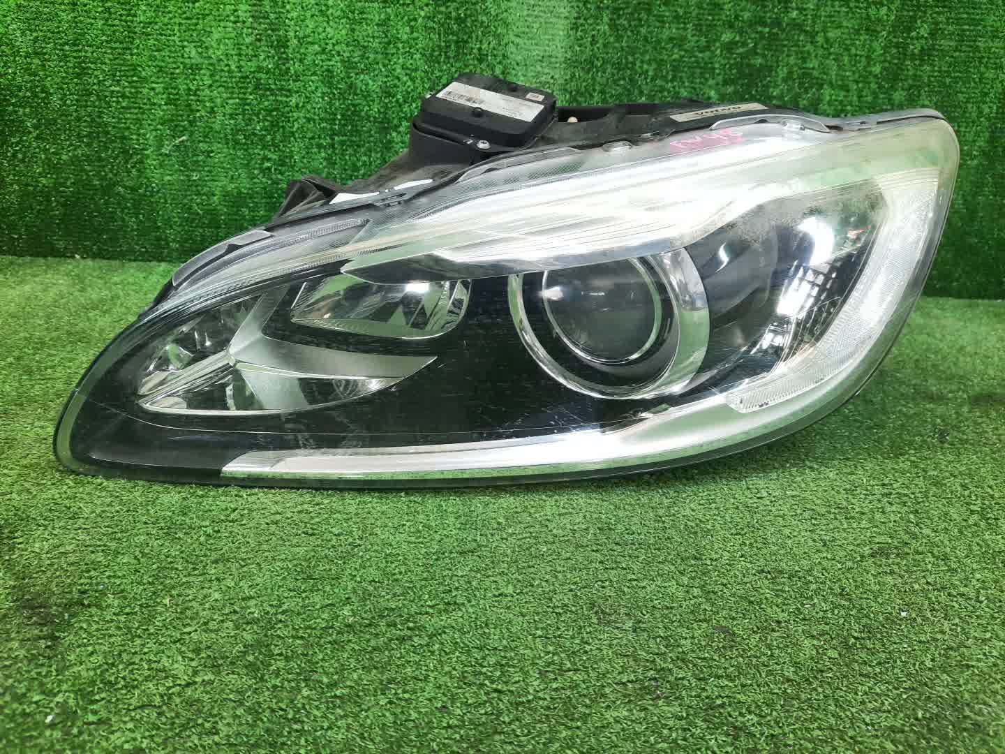Фара левая передняя VOLVO V60, S60 FW45, FW47, FW, FW52, FW48, FW90, FS44, FS47, FS40, FS45, FS70, FS, Y20, FS48, FS84, FS90 1 ракурс