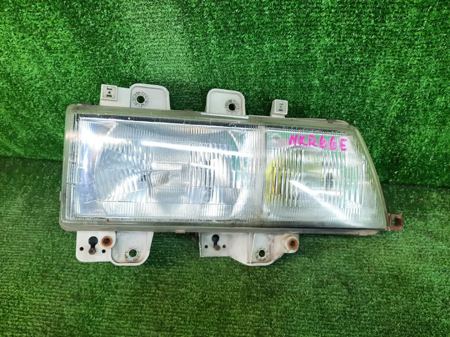 Фара правая передняя ISUZU ELF NKR69 1 ракурс