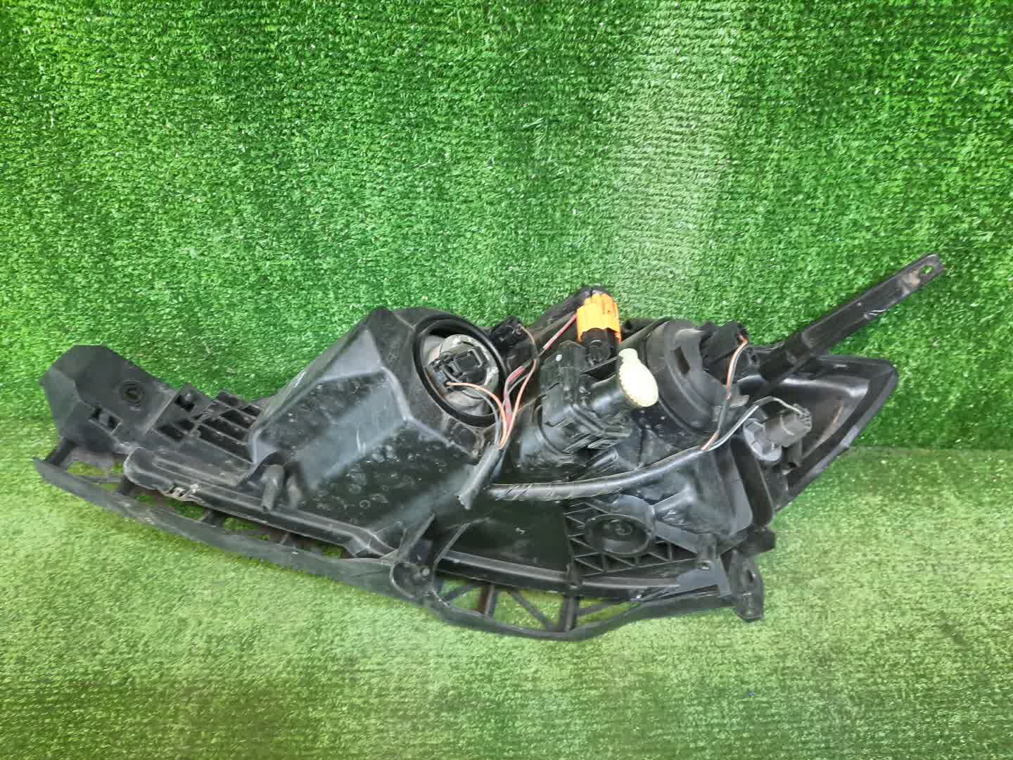 Фара правая передняя MAZDA AXELA, MAZDA 3, 3 BK5P, BK3P, BKEP, BK 2 ракурс