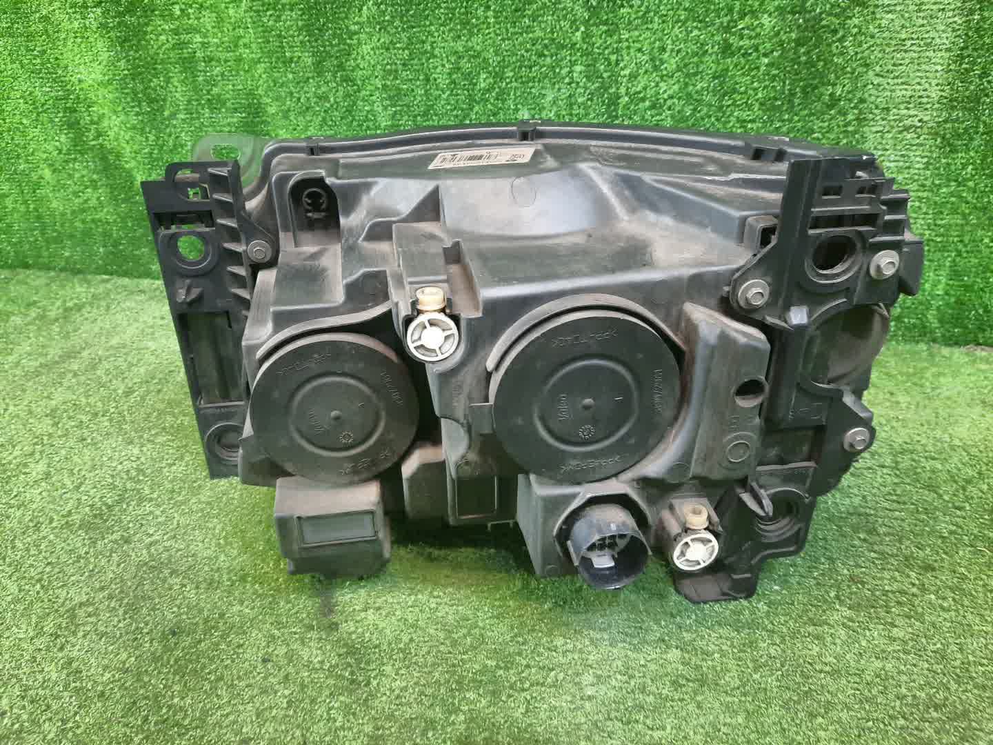 Фара правая передняя LAND ROVER RANGE ROVER SPORT L320 3 ракурс