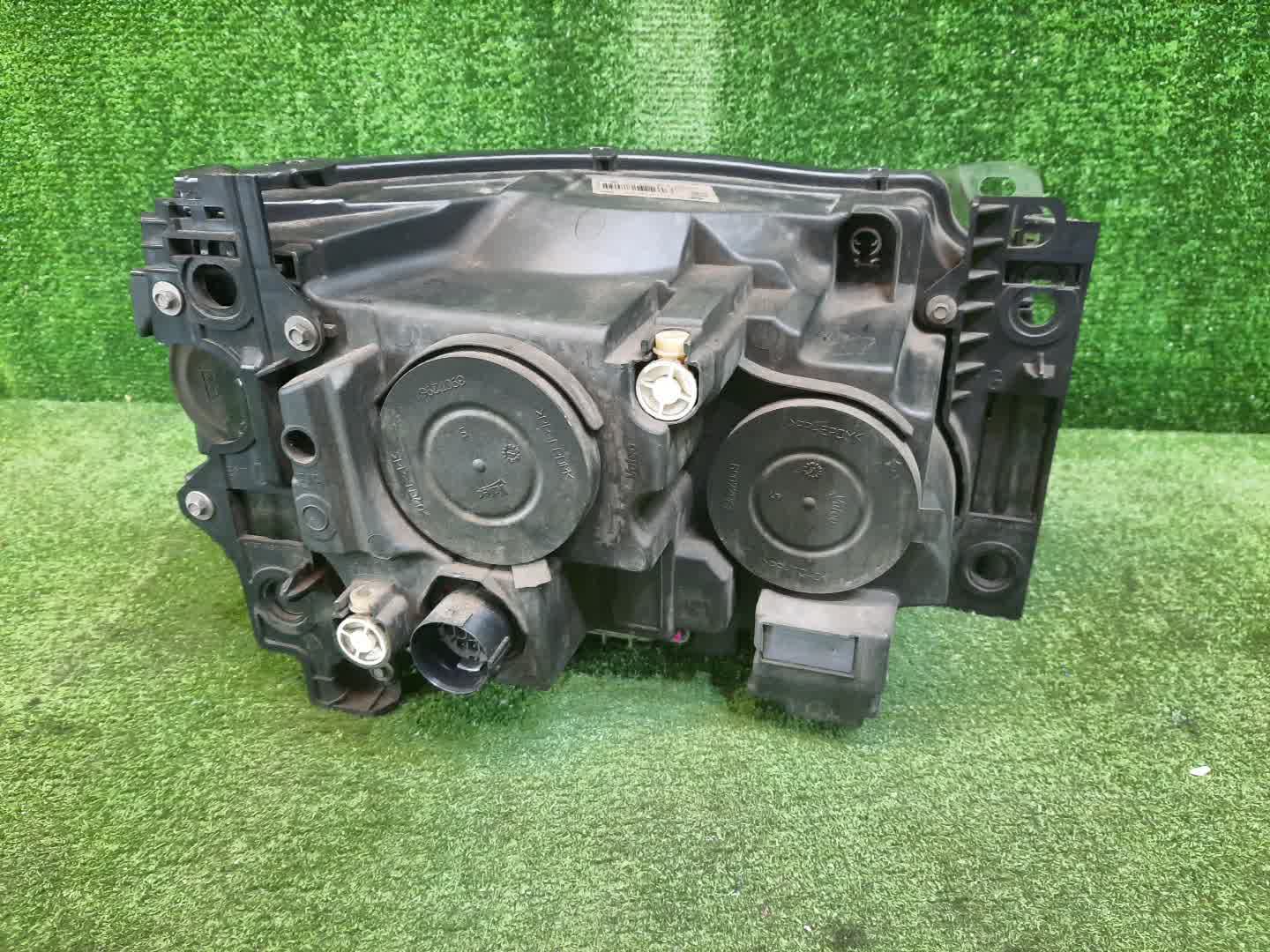 Фара левая передняя LAND ROVER RANGE ROVER SPORT L320 3 ракурс