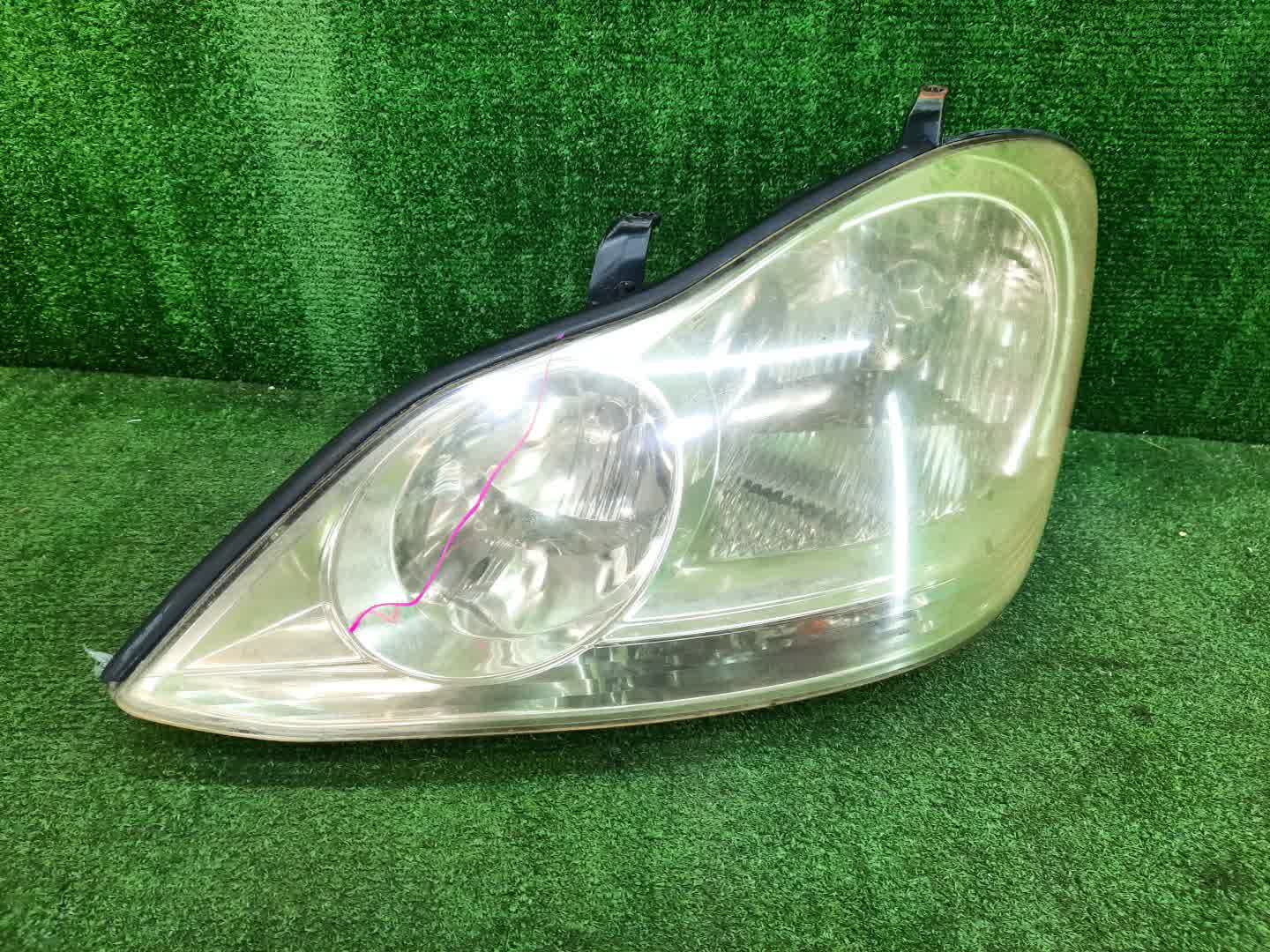 Фара левая передняя TOYOTA IPSUM ACM21W, ACM26W 1 ракурс Фара левая передняя TOYOTA IPSUM ACM21W, ACM26W 1 ракурс