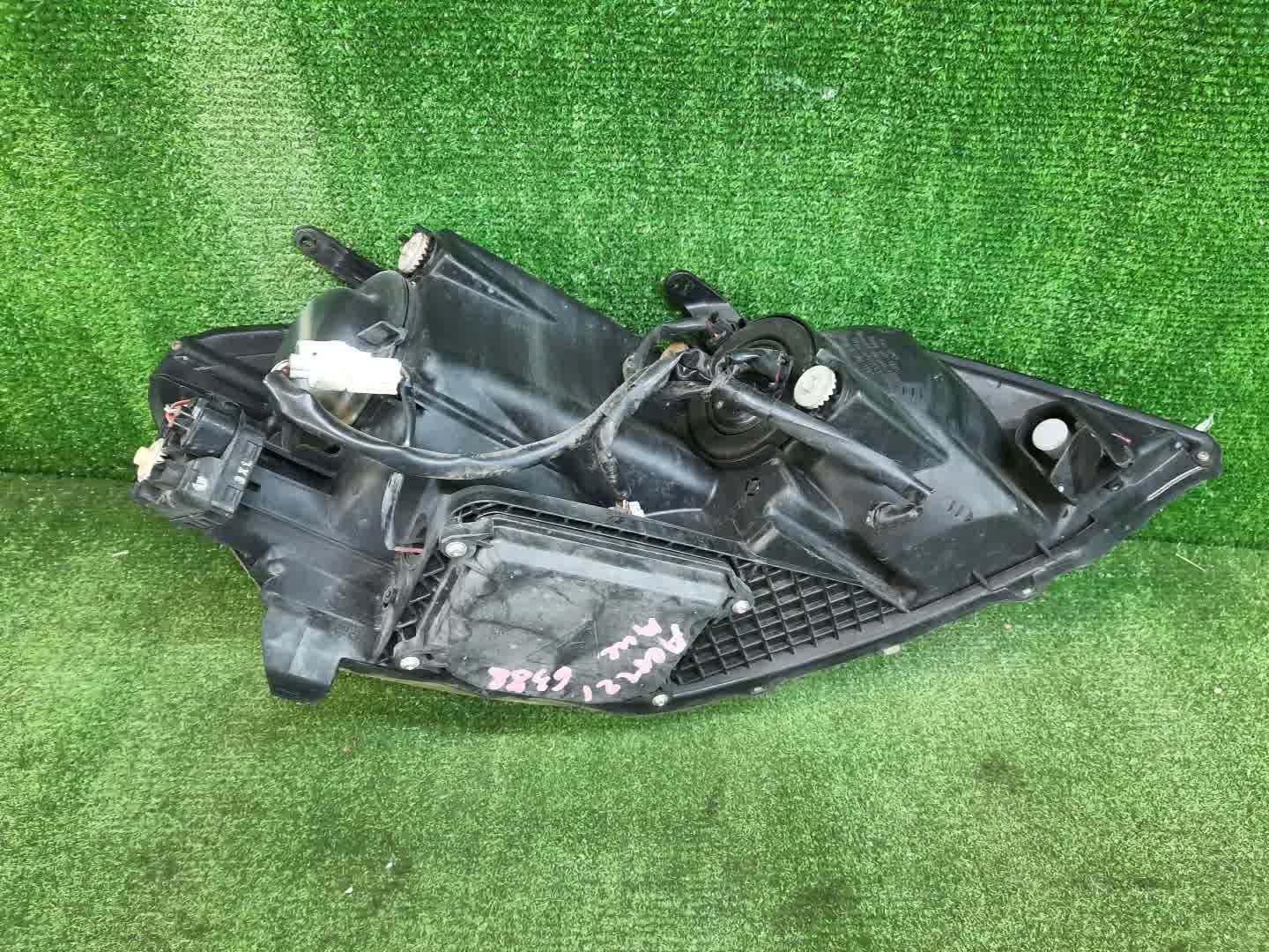 Фара левая передняя TOYOTA IPSUM ACM21W, ACM26W 3 ракурс