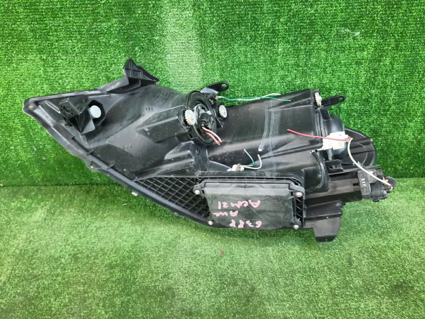 Фара правая передняя TOYOTA IPSUM ACM21W, ACM26W 3 ракурс