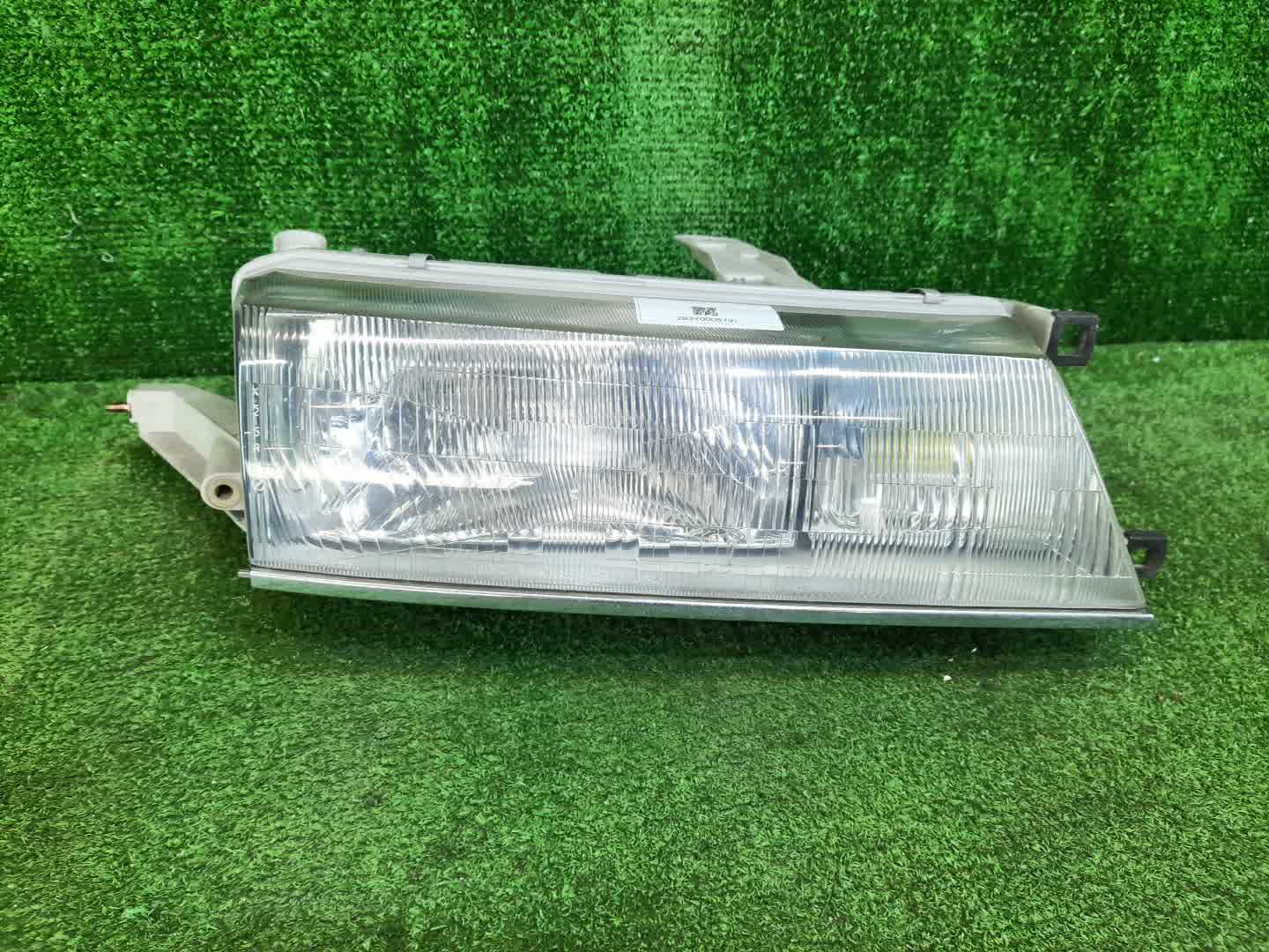 Фара правая передняя TOYOTA CORONA EXIV ST180 1 ракурс