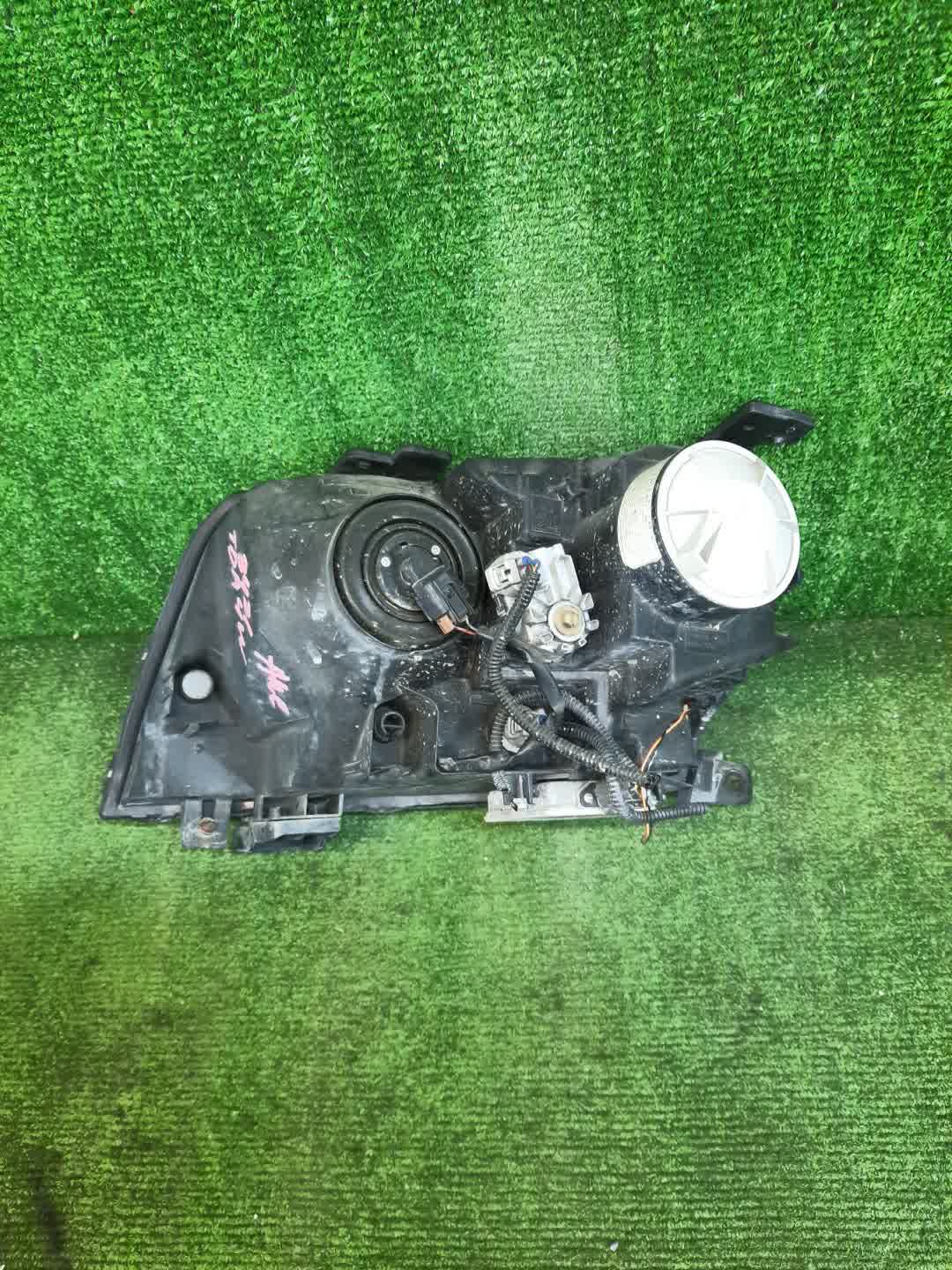 Фара правая передняя SUZUKI ESCUDO, GRAND VITARA TDB4W, TD94W, TD54W, TDA4W, TDB4, TE94, TD54, JT 2 ракурс