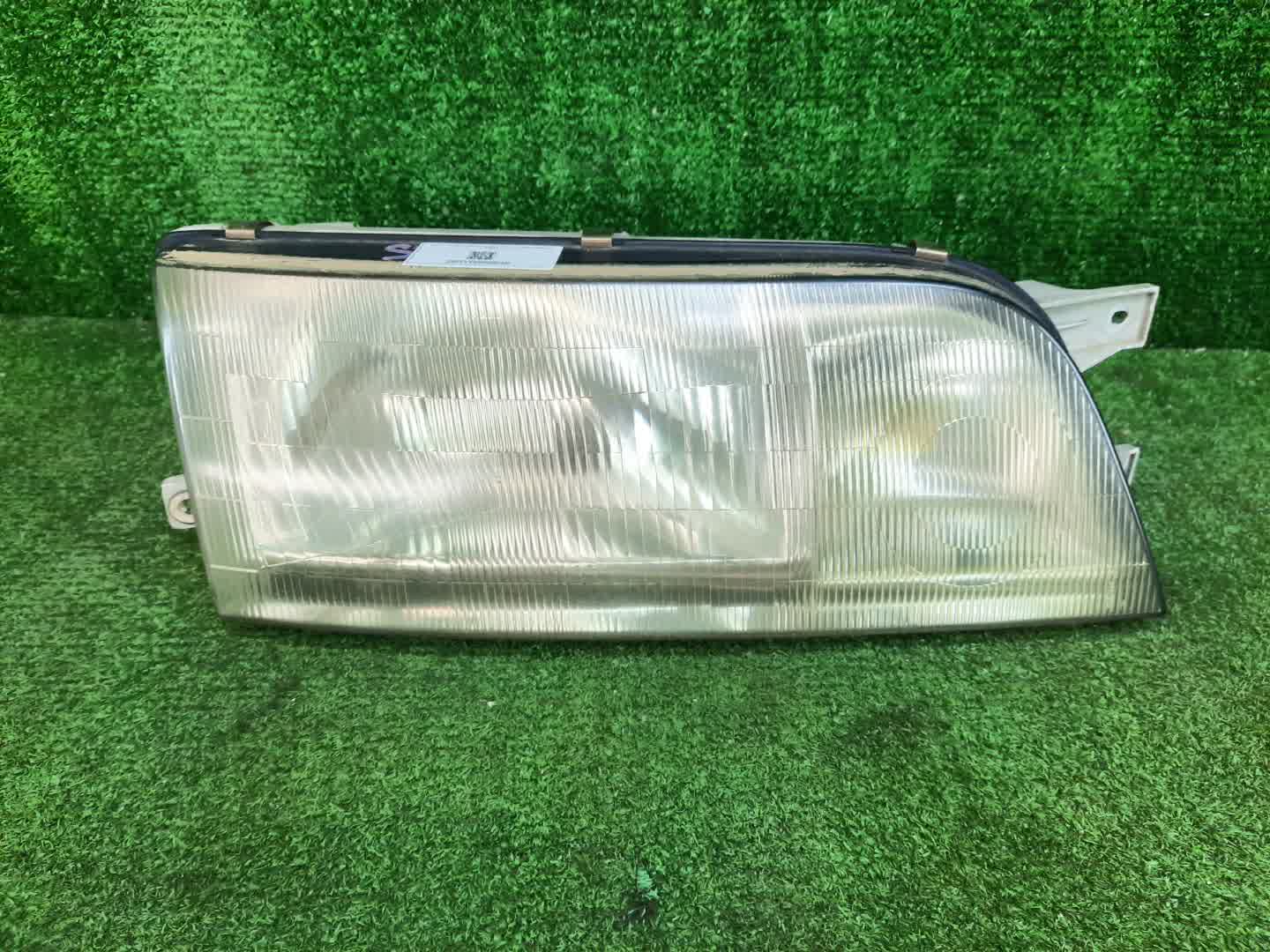 Фара правая передняя MITSUBISHI DEBONAIR S22A 1 ракурс