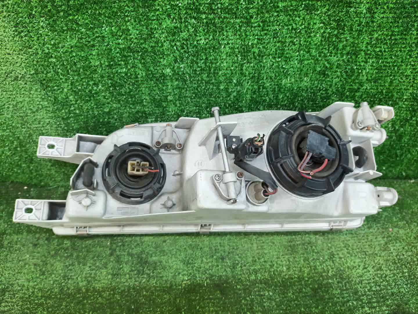 Фара правая передняя MITSUBISHI DEBONAIR S22A 2 ракурс