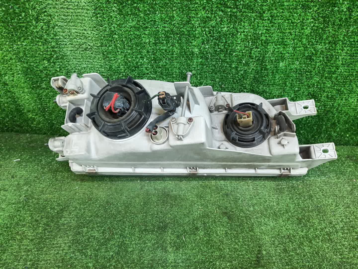 Фара левая передняя MITSUBISHI DEBONAIR S22A 2 ракурс