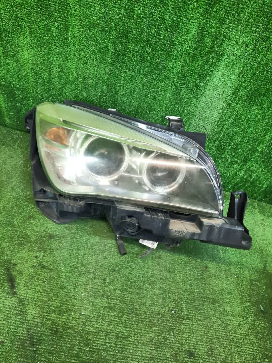 Фара правая передняя BMW X1 E84 1 ракурс