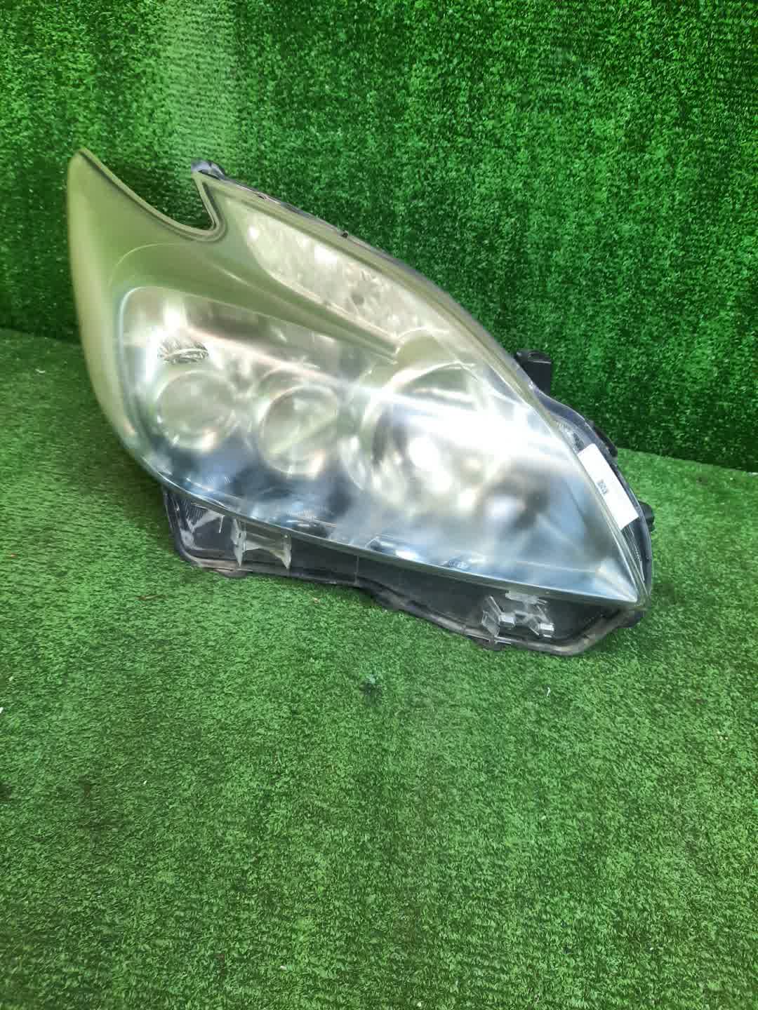 Фара правая передняя TOYOTA PRIUS ZVW30 1 ракурс