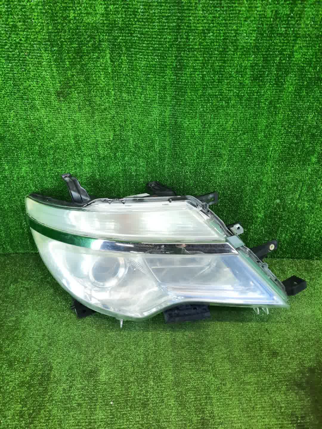 Фара правая передняя NISSAN SERENA C26 1 ракурс Фара правая передняя NISSAN SERENA C26 1 ракурс