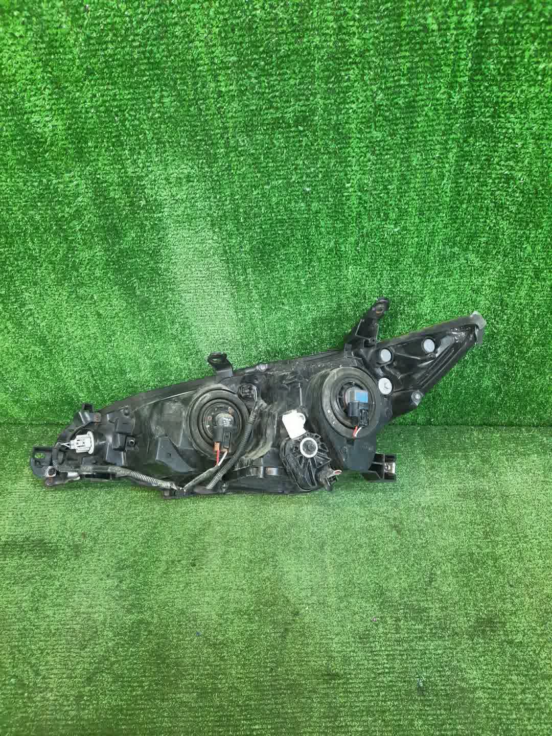 Фара правая передняя TOYOTA WISH ZGE20W, ZGE20G, ZGE25W, ZGE21G, ZGE22W, ZGE25G 3 ракурс