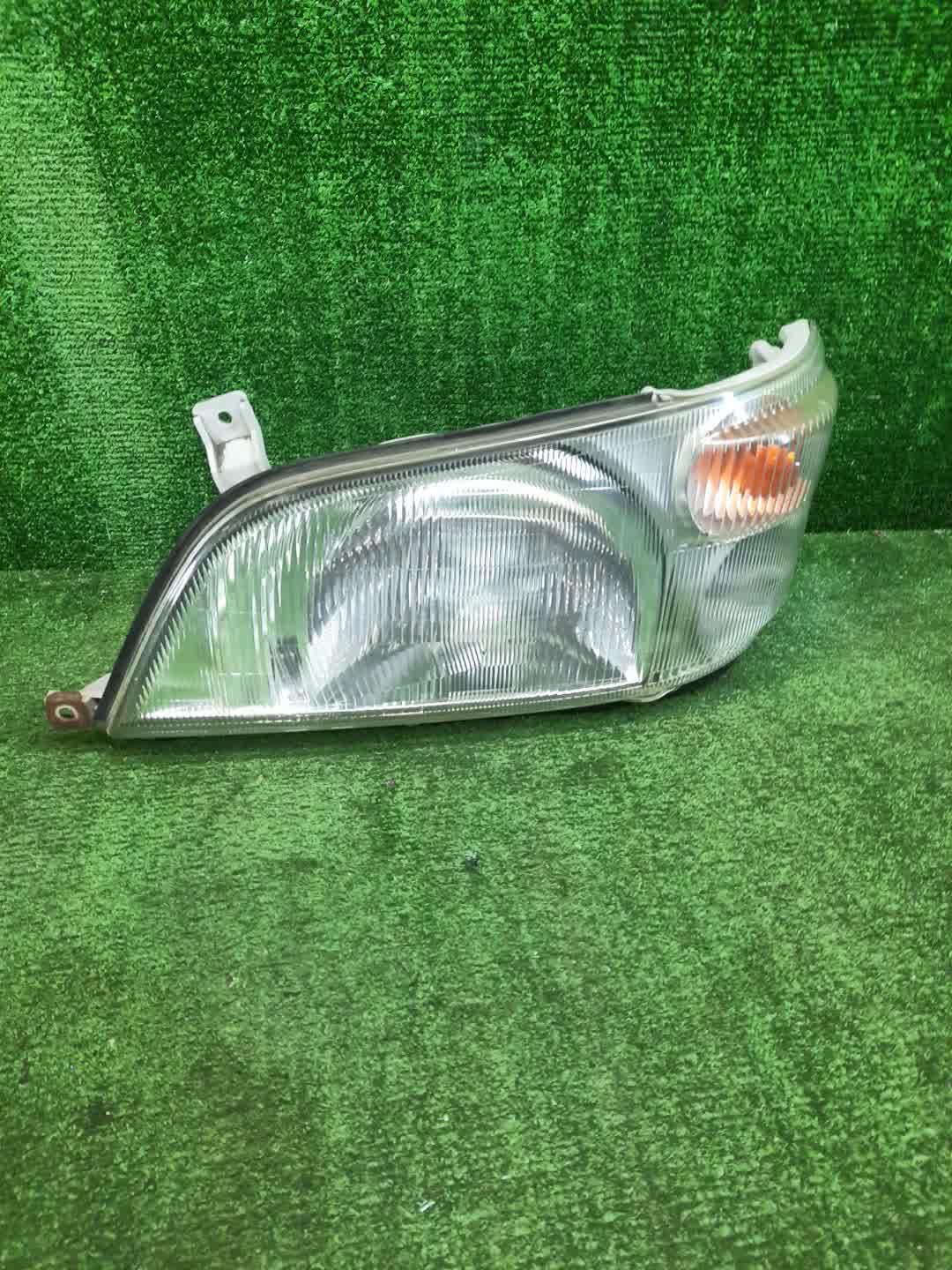 Фара левая передняя TOYOTA TOYOACE XZU675 1 ракурс
