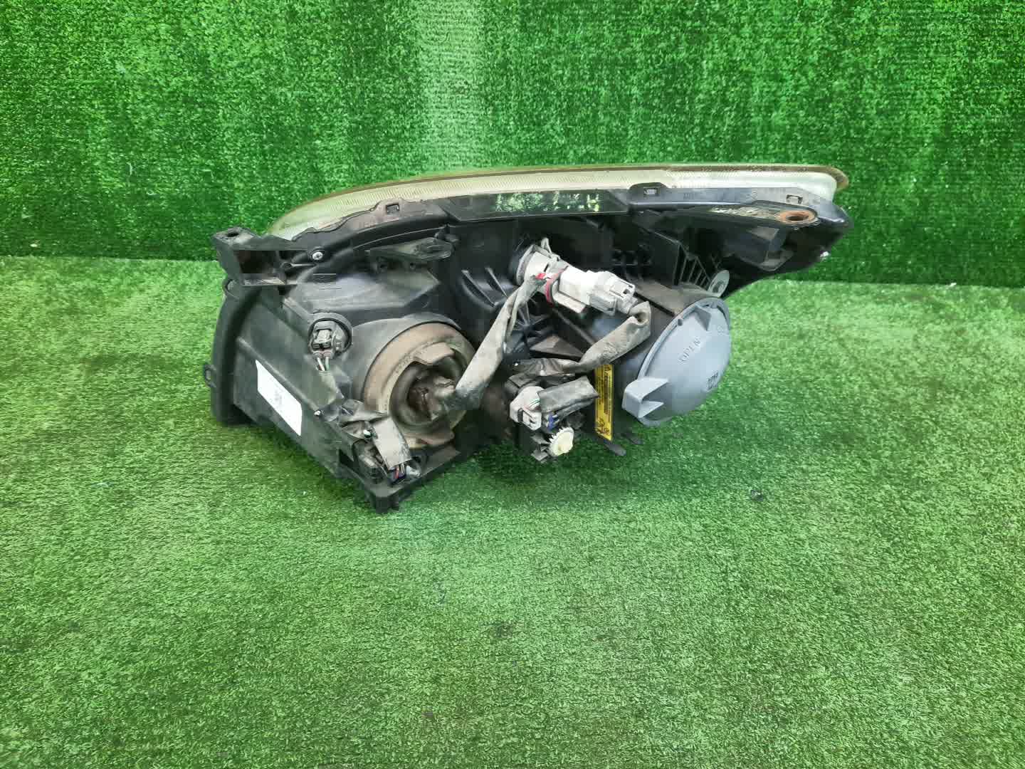 Фара правая передняя TOYOTA AVENSIS ZZT251, AZT250, AZT255, AZT251 2 ракурс