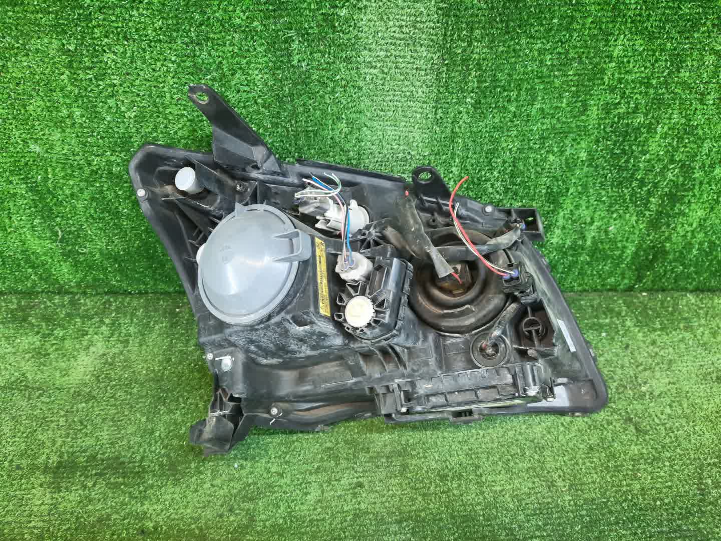 Фара левая передняя TOYOTA AVENSIS ZZT251, AZT250, AZT255, AZT251 2 ракурс