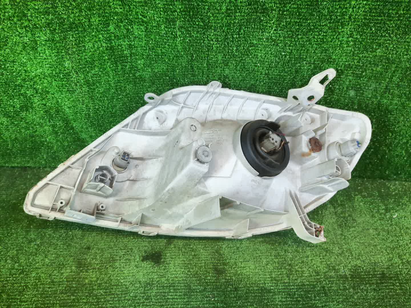 Фара правая передняя TOYOTA COROLLA, COROLLA FIELDER ZZE124, NZE121, NZE120, ZZE122, NZE124, CE121, NZE121G, ZZE123G, ZZE124G, ZZE122G, NZE124G , 1NZ-FE, 1ZZ-FE 3 ракурс