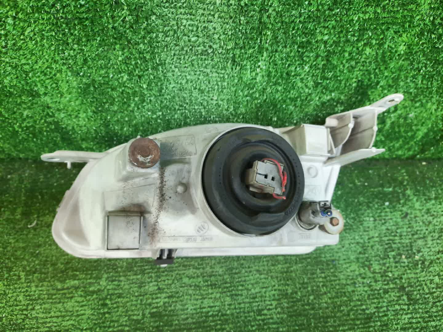 Фара правая передняя TOYOTA COROLLA AE111, AE114, AE110, EE111, CE110, CE114 2 ракурс