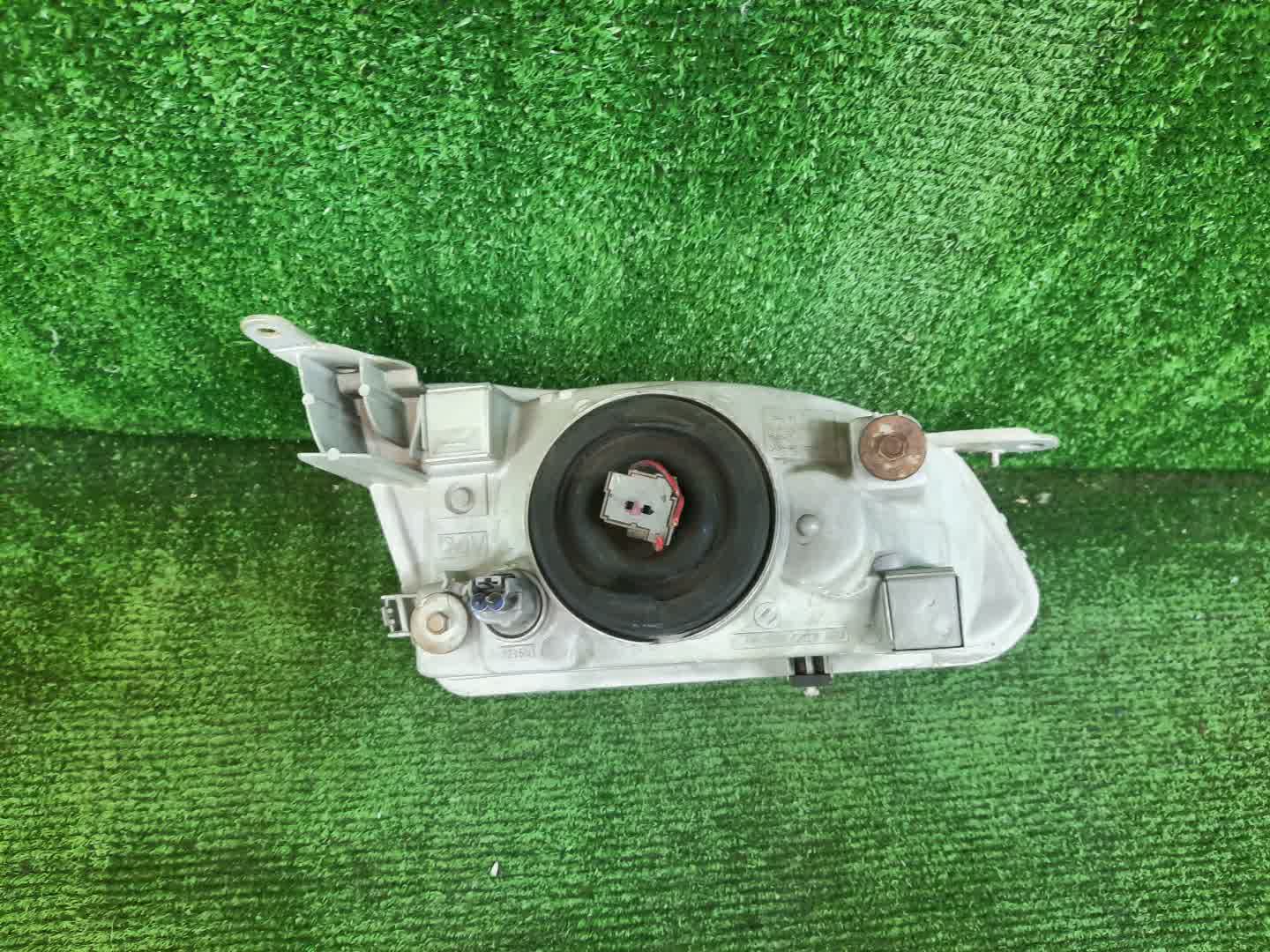 Фара левая передняя TOYOTA COROLLA AE111, AE114, AE110, EE111, CE110, CE114 2 ракурс