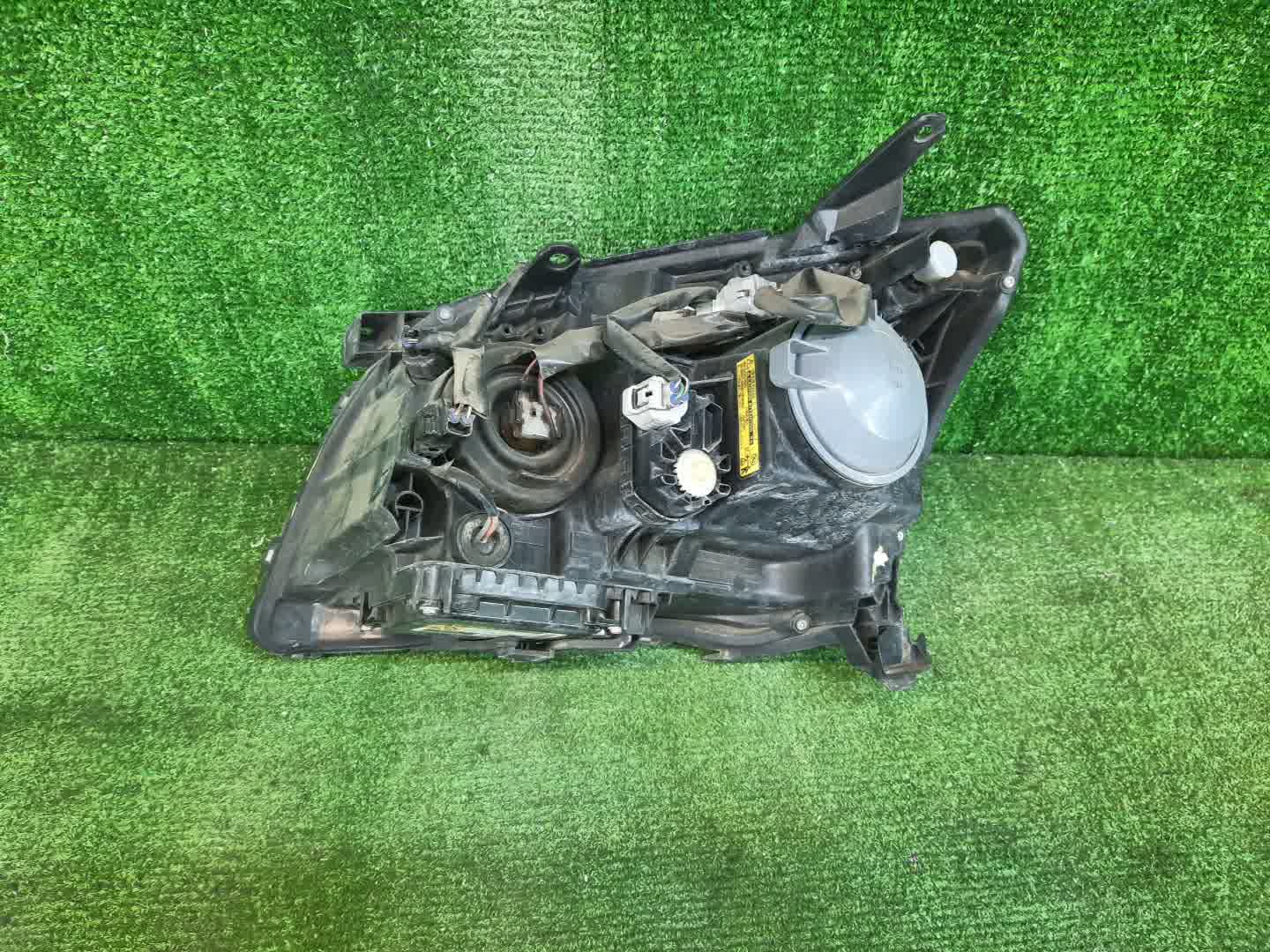 Фара правая передняя TOYOTA AVENSIS ZZT251, AZT250, AZT255, AZT251 2 ракурс