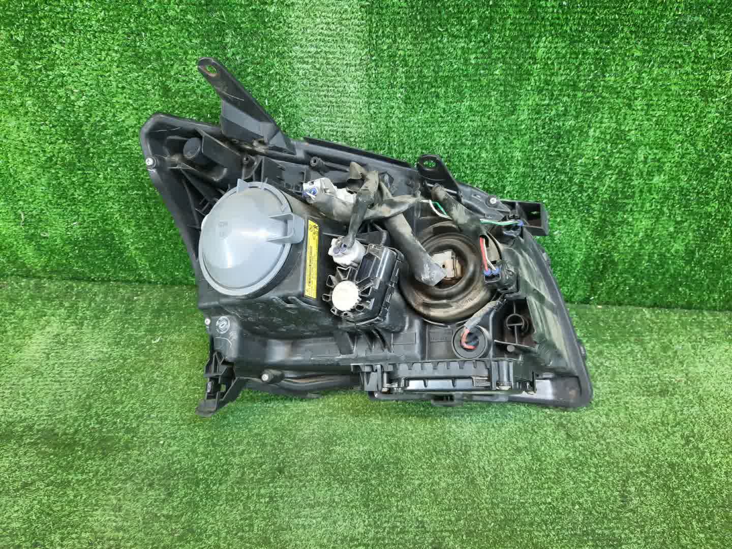 Фара левая передняя TOYOTA AVENSIS ZZT251, AZT250, AZT255, AZT251 2 ракурс