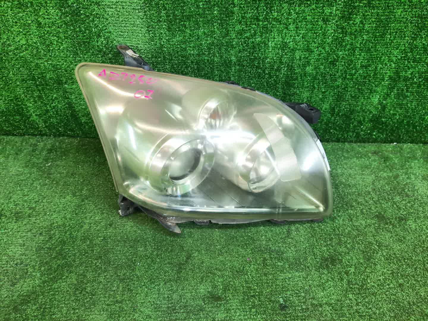 Фара правая передняя TOYOTA AVENSIS ZZT251, AZT250, AZT255, AZT251 1 ракурс