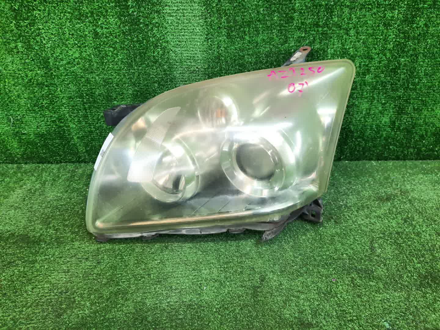 Фара левая передняя TOYOTA AVENSIS ZZT251, AZT250, AZT255, AZT251 1 ракурс
