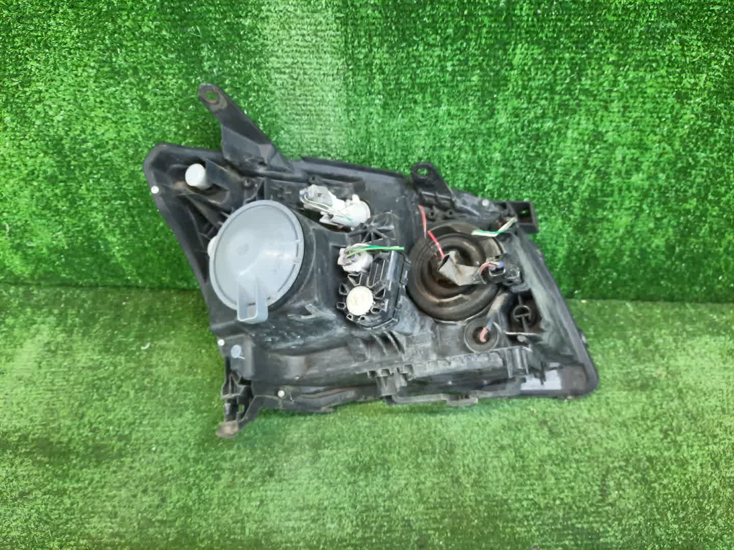 Фара левая передняя TOYOTA AVENSIS ZZT251, AZT250, AZT255, AZT251 2 ракурс
