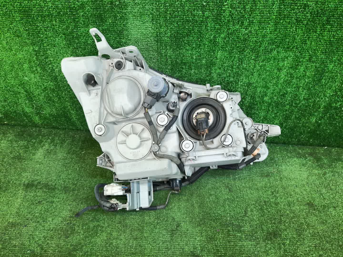 Фара левая передняя TOYOTA CROWN GRS182, GRS180, GRS181, GRS183, GRS184 2 ракурс