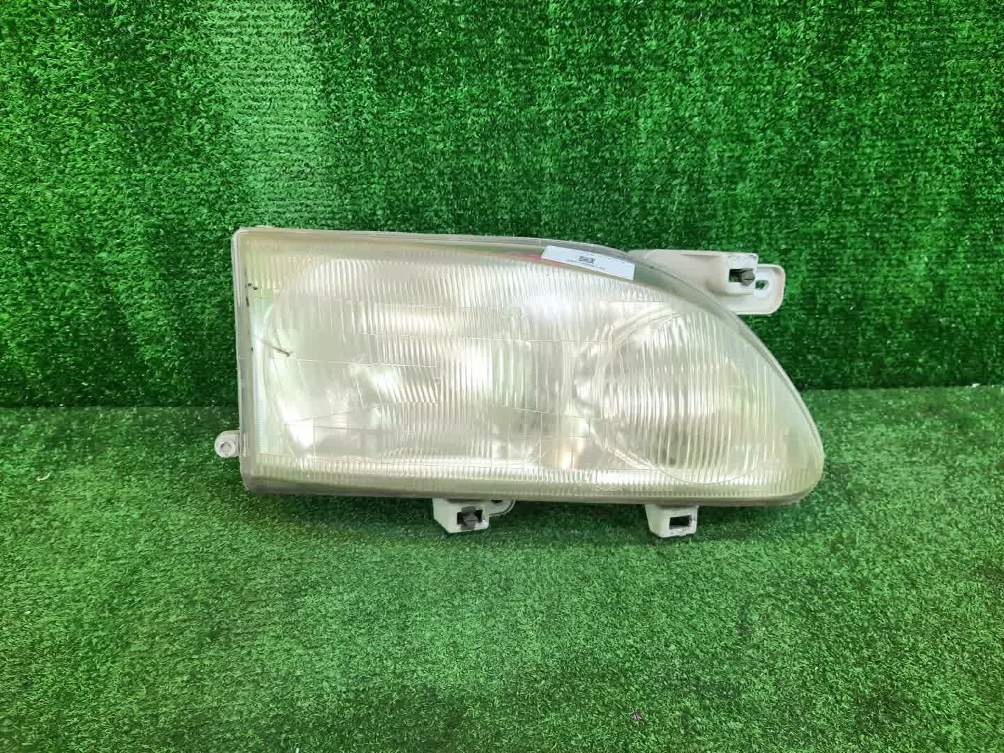 Фара правая передняя NISSAN SERENA C23 1 ракурс Фара правая передняя NISSAN SERENA C23 1 ракурс