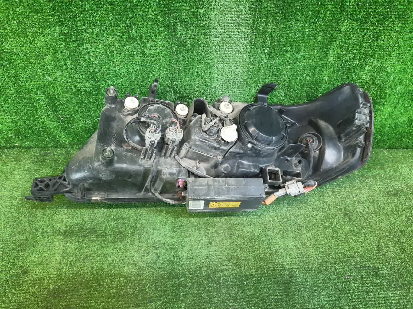 Фара правая передняя NISSAN CIMA Y33 2 ракурс