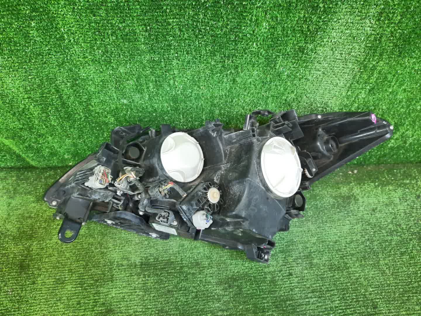 Фара правая передняя NISSAN FUGA Y51 2 ракурс