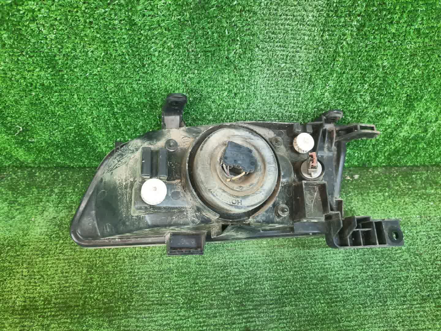 Фара правая передняя NISSAN SUNNY B15, FB15, FNB15, QB15, SB15 2 ракурс