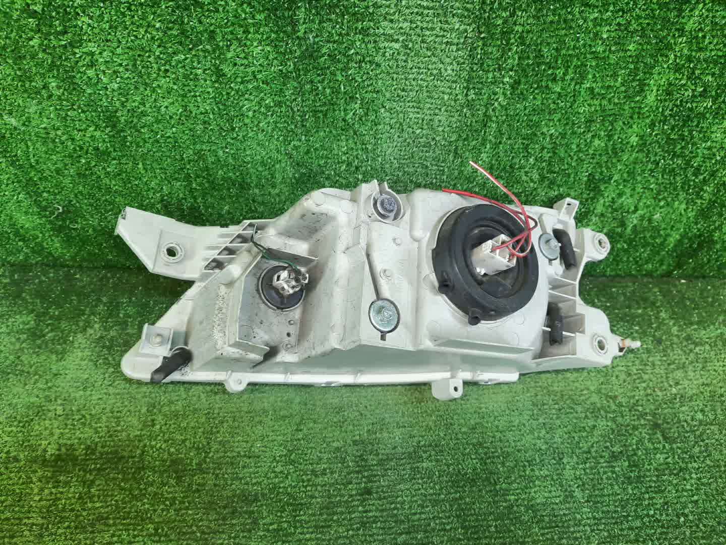 Фара правая передняя MAZDA PREMACY CP8W, CPEW 2 ракурс