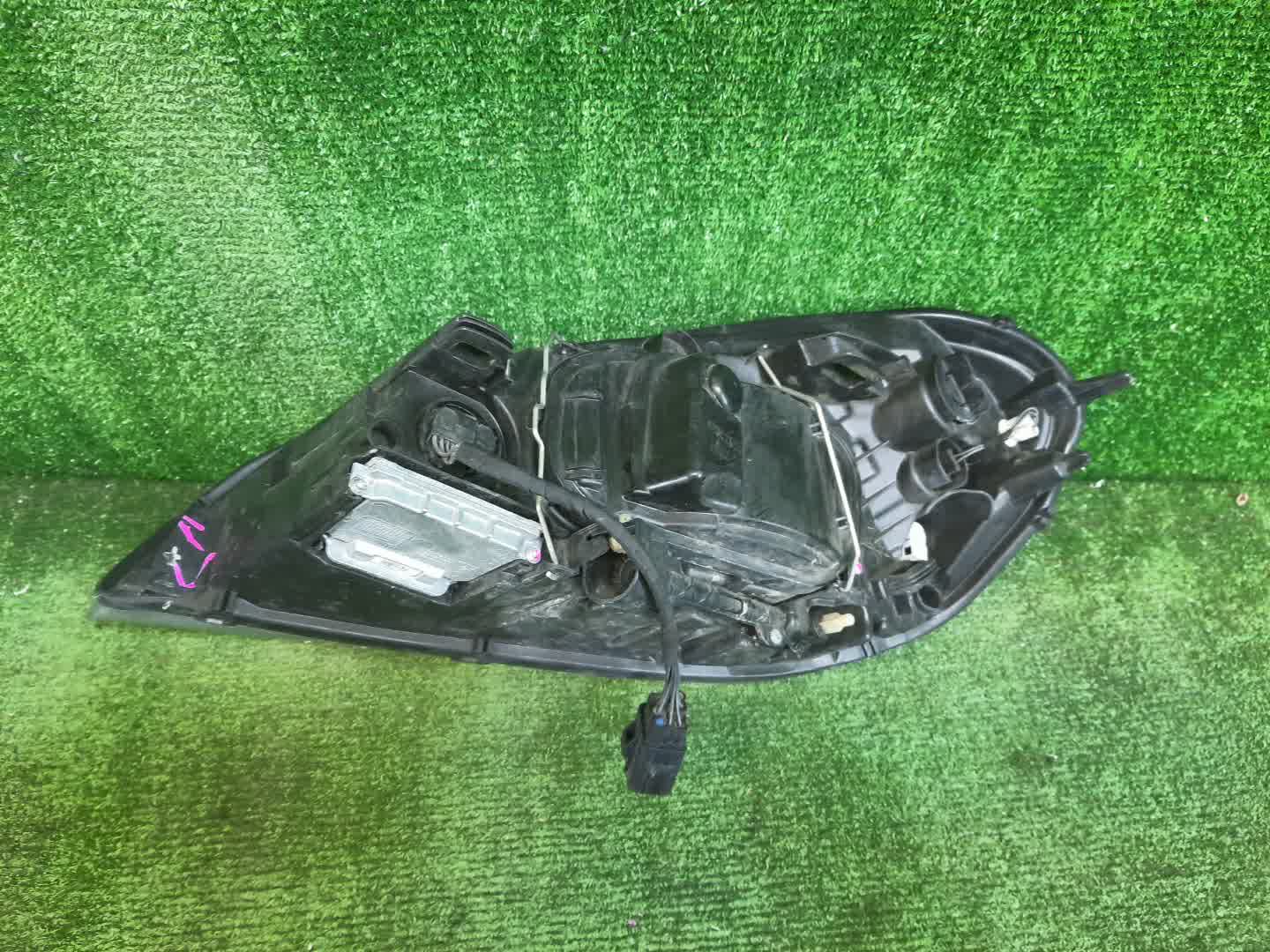 Фара правая передняя VOLVO XC60 DZ44, DZ47, DZ80, DZ99, DZ40, DZ, DZ31, DZ52, DZ69, DZ70, DZ71, DZ72, DZ82, DZ83, DZ87, DZ88, DZ95, DZ90, DZ98 2 ракурс Фара правая передняя VOLVO XC60 DZ44, DZ47, DZ80, DZ99, DZ40, DZ, DZ31, DZ52, DZ69, DZ70, DZ71, DZ72, DZ82, DZ83, DZ87, DZ88, DZ95, DZ90, DZ98 2 ракурс