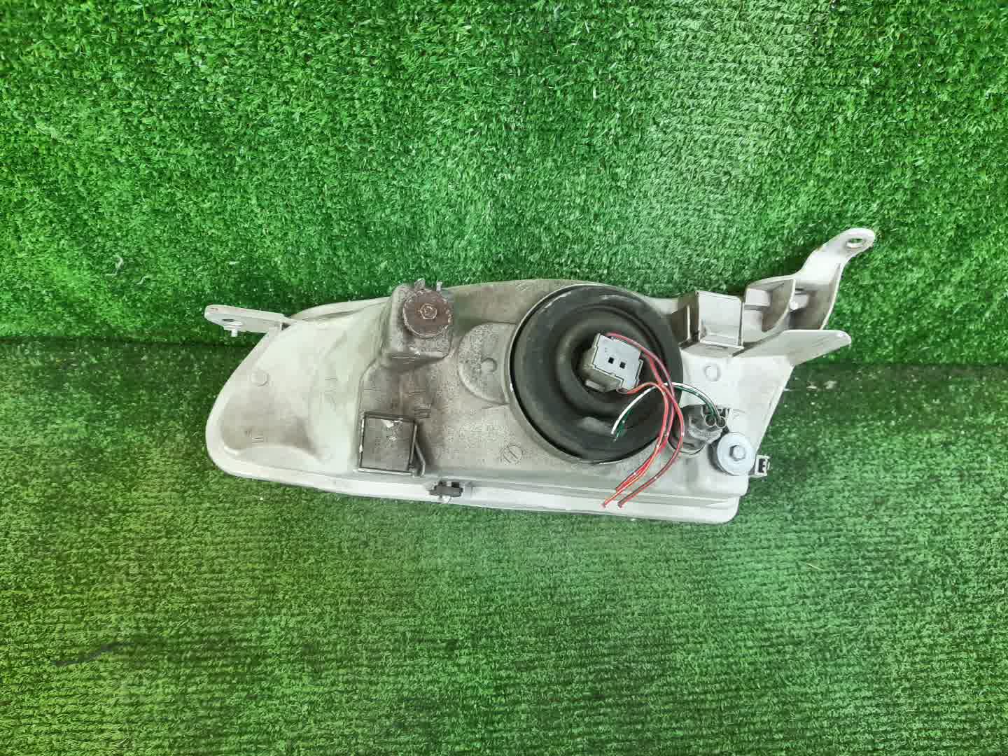 Фара правая передняя TOYOTA SPRINTER AE111, AE114, AE110, EE111, CE110, CE114 2 ракурс