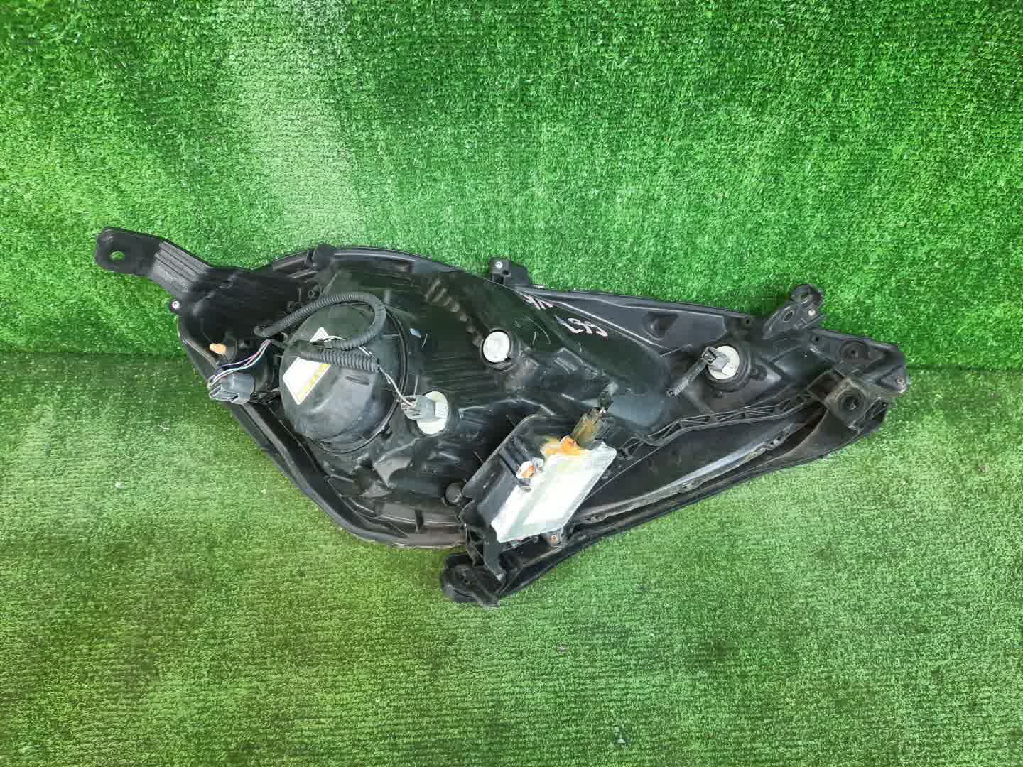 Фара левая передняя HONDA FIT SHUTTLE GG7, GG8 4 ракурс