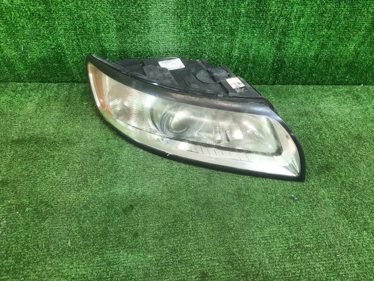 Фара правая передняя VOLVO S40, V50 MS20, MS21, MS76, MS77, MS84, MS50, MS58, MH67, MS68, MH68, MS, MS75, MS43, MS38, MS66, MW20, MW67, MW75, MW76, MW77, MW84, MJ68, MJ67, MW50, MW68, MW21, MW, MW38, MW43, MW66 1 ракурс Фара правая передняя VOLVO S40, V50 MS20, MS21, MS76, MS77, MS84, MS50, MS58, MH67, MS68, MH68, MS, MS75, MS43, MS38, MS66, MW20, MW67, MW75, MW76, MW77, MW84, MJ68, MJ67, MW50, MW68, MW21, MW, MW38, MW43, MW66 1 ракурс