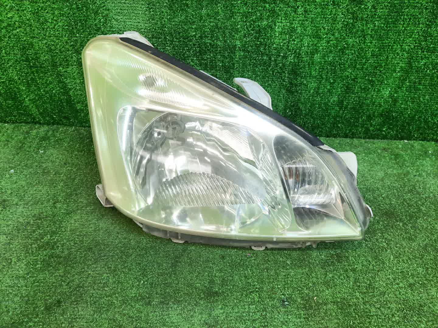 Фара правая передняя TOYOTA PREMIO ZZT240, NZT240, AZT240, ZZT245 1 ракурс