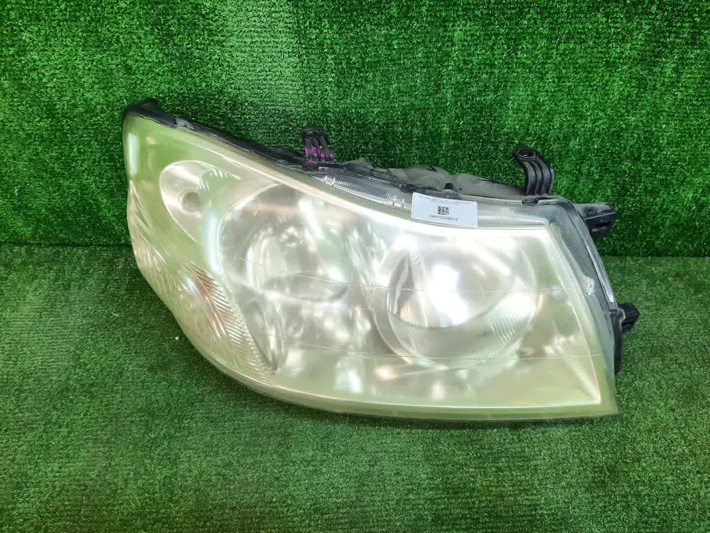Фара правая передняя NISSAN LIBERTY RM12 1 ракурс