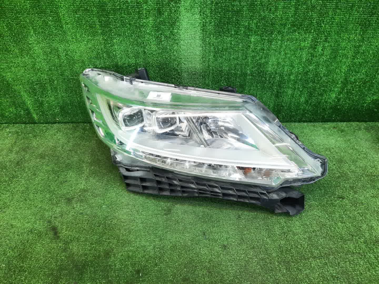 Фара правая передняя HONDA ODYSSEY RC1 1 ракурс