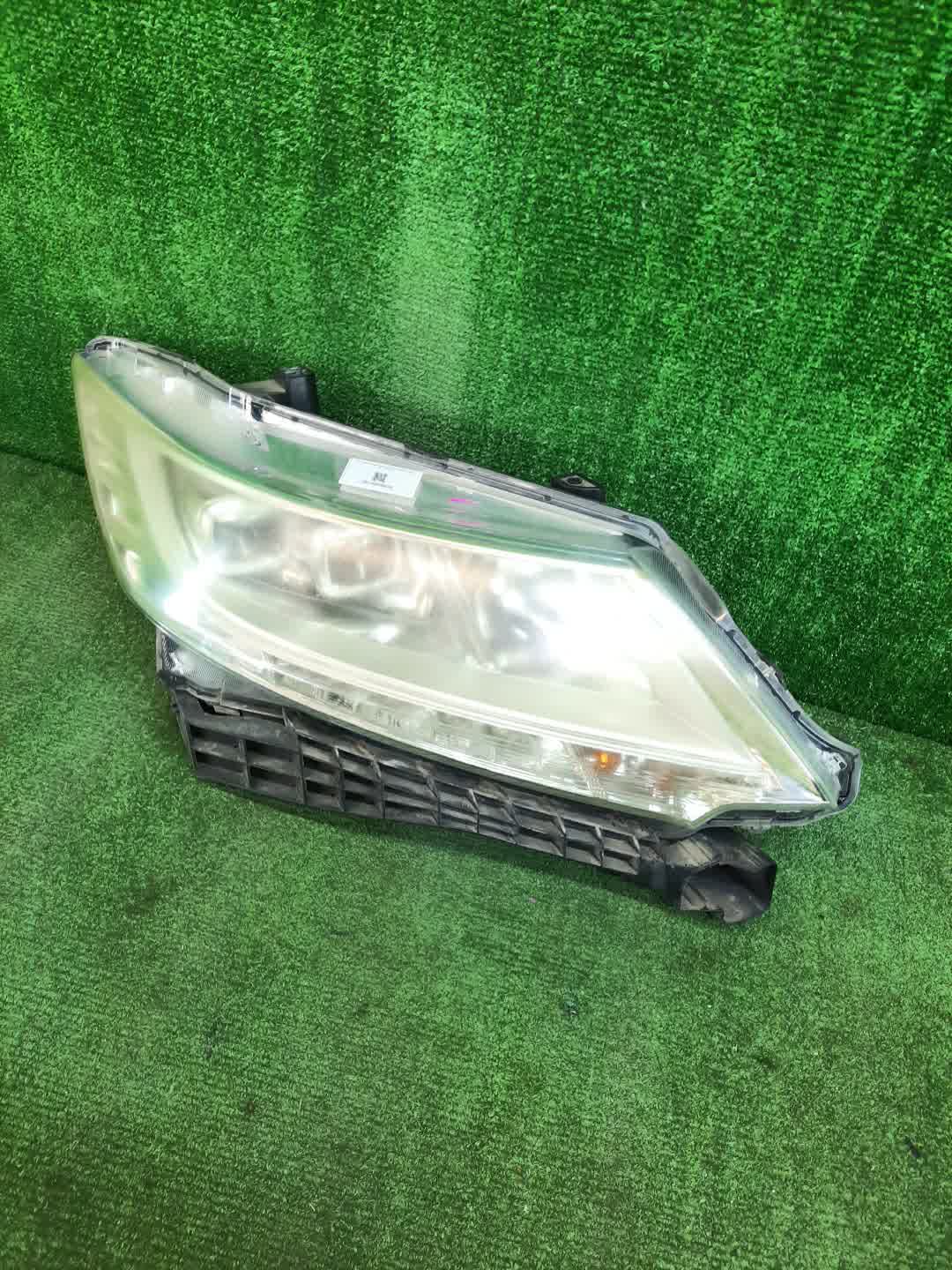 Фара правая передняя HONDA ODYSSEY RC1 1 ракурс