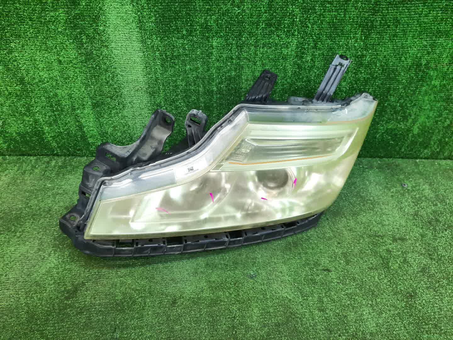 Фара левая передняя HONDA STEPWGN RK5 1 ракурс Фара левая передняя HONDA STEPWGN RK5 1 ракурс