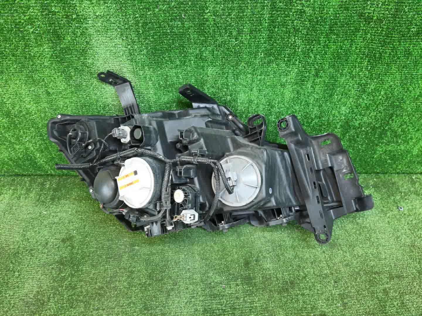 Фара левая передняя HONDA STEPWGN RK5 2 ракурс Фара левая передняя HONDA STEPWGN RK5 2 ракурс