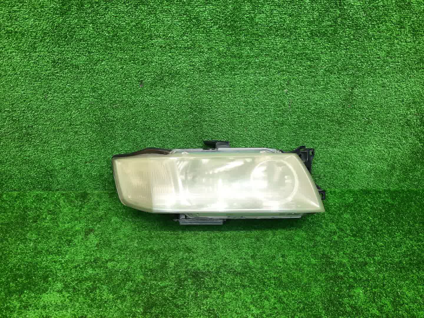Фара правая передняя MITSUBISHI CHARIOT GRANDIS, CHARIOT N84W, N94W, N96W, N86W 1 ракурс