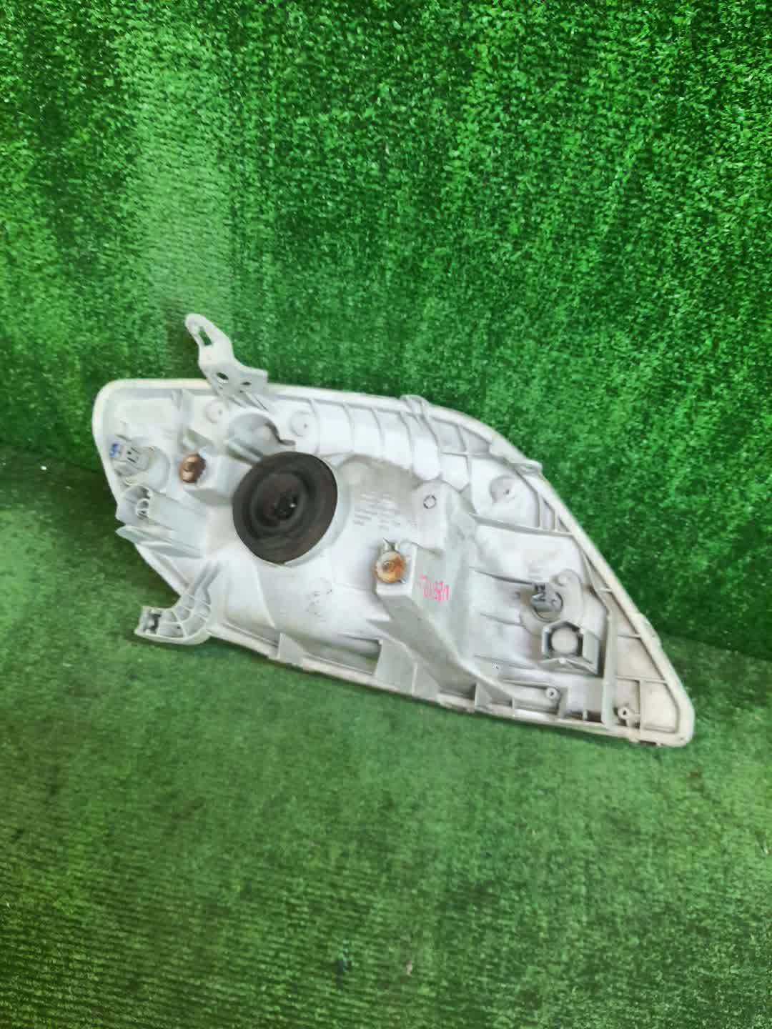 Фара левая передняя TOYOTA COROLLA, COROLLA FIELDER ZZE124, NZE121, NZE120, ZZE122, NZE124, CE121, NZE121G, ZZE123G, ZZE124G, ZZE122G, NZE124G , 1NZ-FE, 1ZZ-FE 3 ракурс