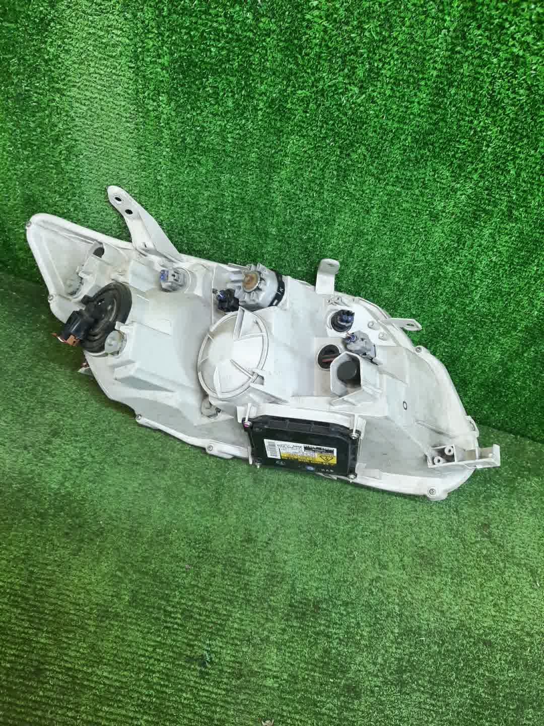 Фара левая передняя TOYOTA AXIO, COROLLA FIELDER, COROLLA  AXIO, FIELDER NZE141, NZE144, ZRE142, ZRE144, ZRE144G, ZRE142G, NZE144G, NZE141G 3 ракурс