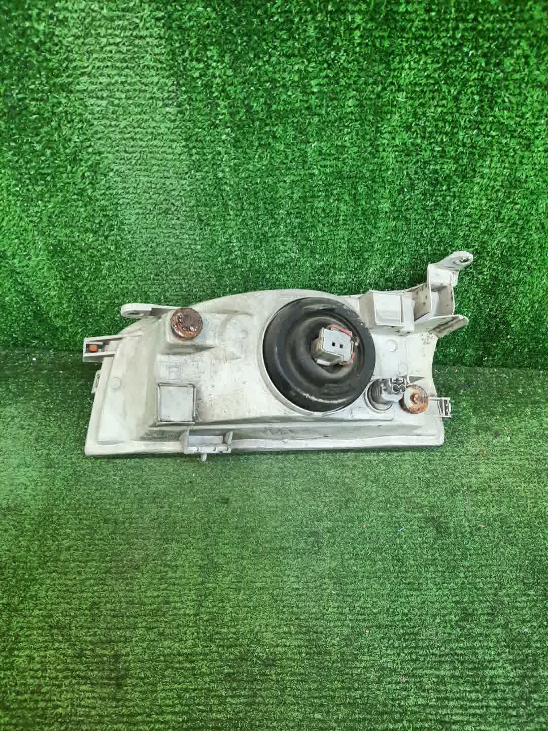 Фара правая передняя TOYOTA SPRINTER CARIB AE111G, AE114G, AE115G 3 ракурс